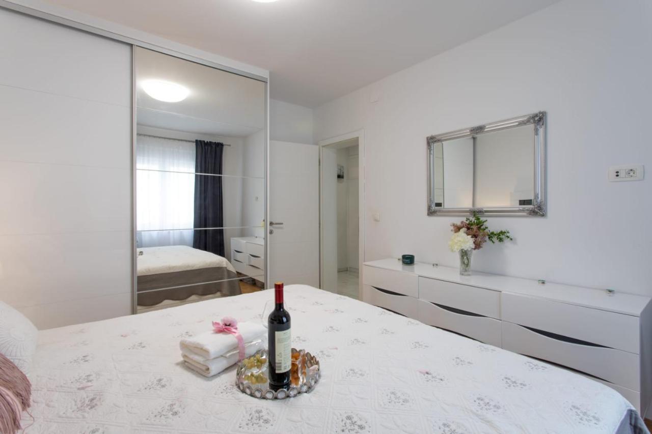 Kaštela Lux Apartment Ema מראה חיצוני תמונה