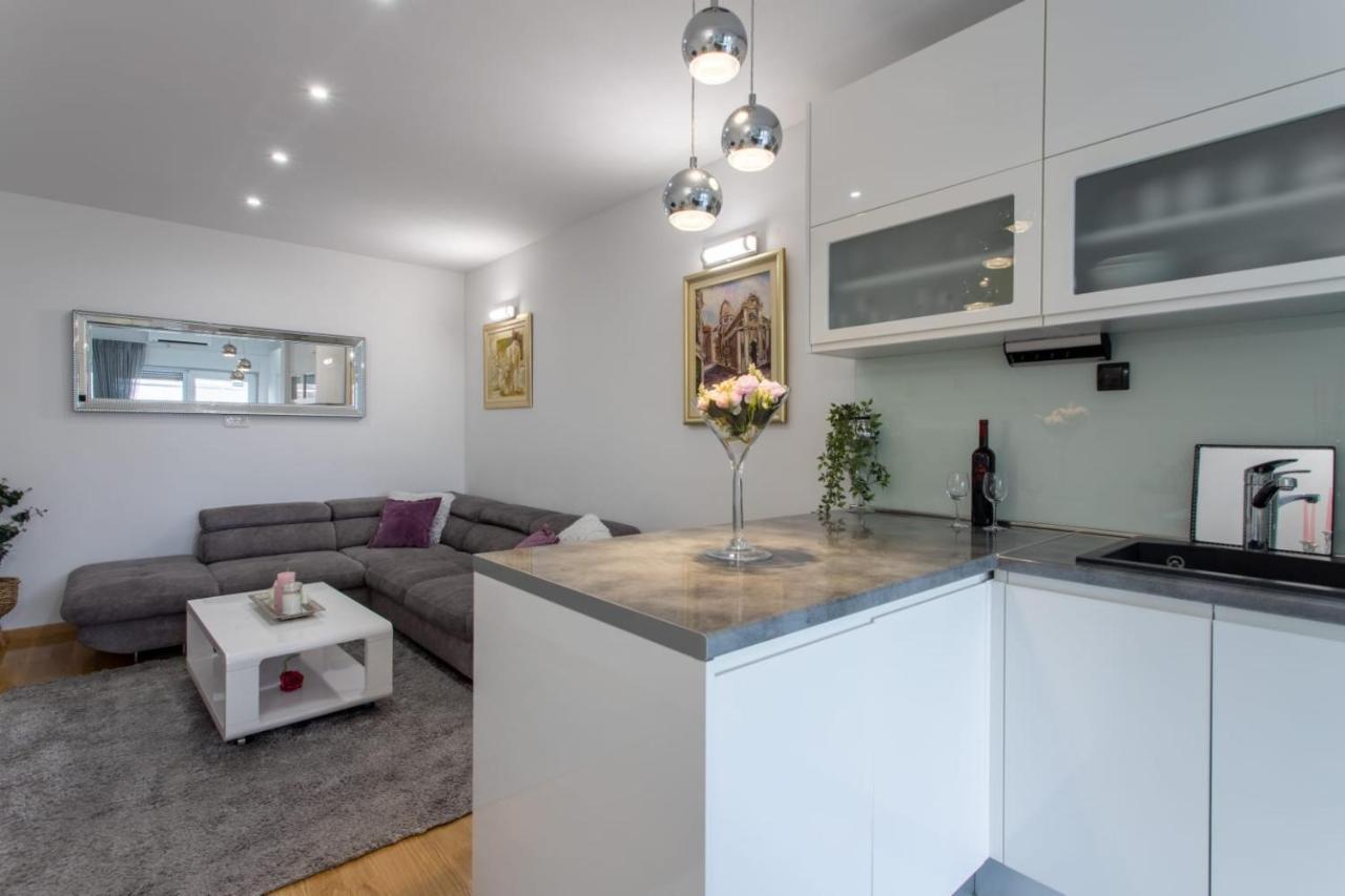 Kaštela Lux Apartment Ema מראה חיצוני תמונה